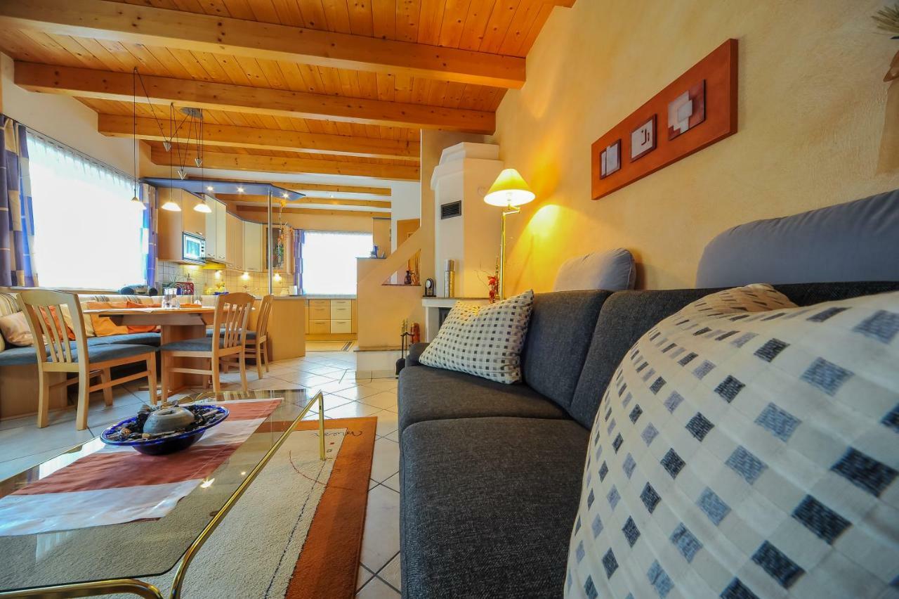 Ferienwohnung Regina Sankt Peter-Freienstein Exteriör bild